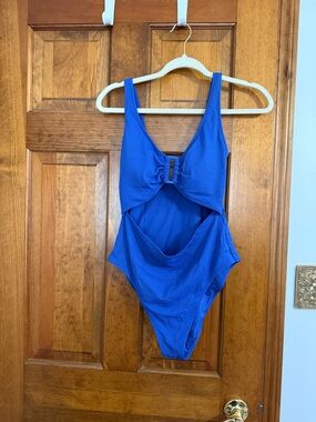 Old navy one piece swimsuit
